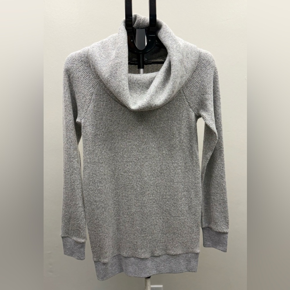 Ingrid & Isabel Light Gray Turtleneck Sweater S